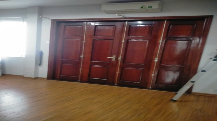 Cho thuê nhà KD VĂN PHÒNG, KẾT HỢP Ở LẠI Lạc Long Quân - Tây Hồ 55m x 6tầng, lô góc  , ô tô đỗ cửa